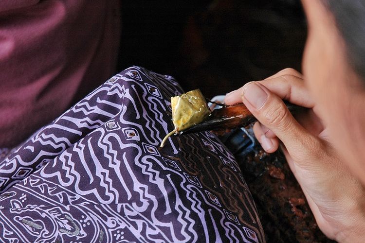 5 Hal yang Membuat Harga Batik Tulis Lebih Mahal Dibanding Batik Jenis Lainnya